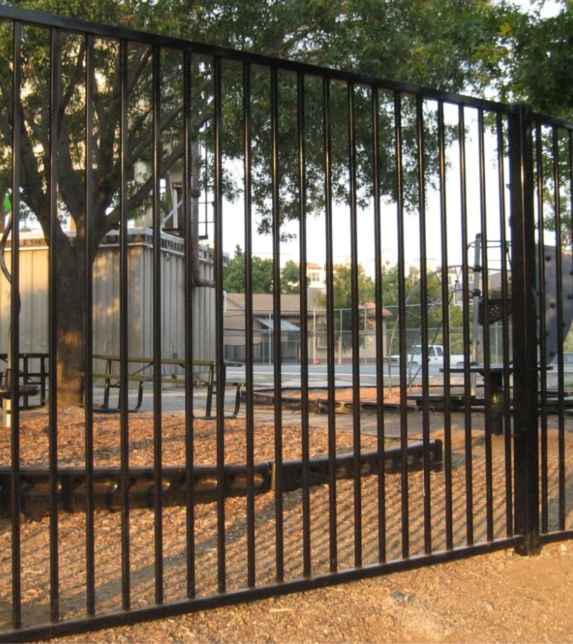 Classic Commercial Fencing Key Features